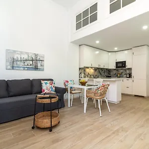 precioso-apartamento-en-el-centro-de-la-laguna.in-canary-islands.com/